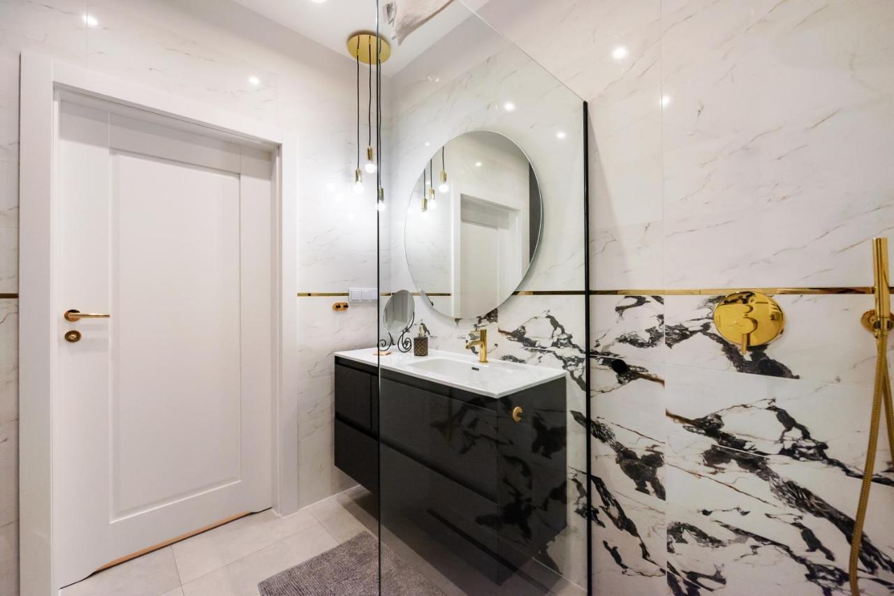 Wola Marble Apartment Warsaw Ngoại thất bức ảnh