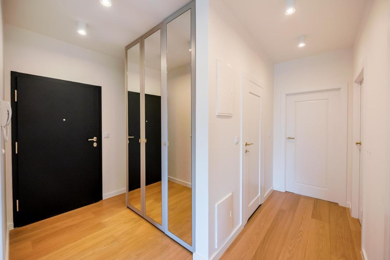 Wola Marble Apartment Warsaw Ngoại thất bức ảnh